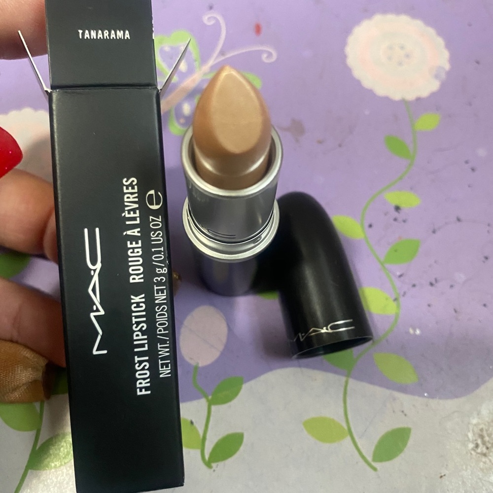 RARE: M*A*C Cosmetics- Frost Tanarama A 38